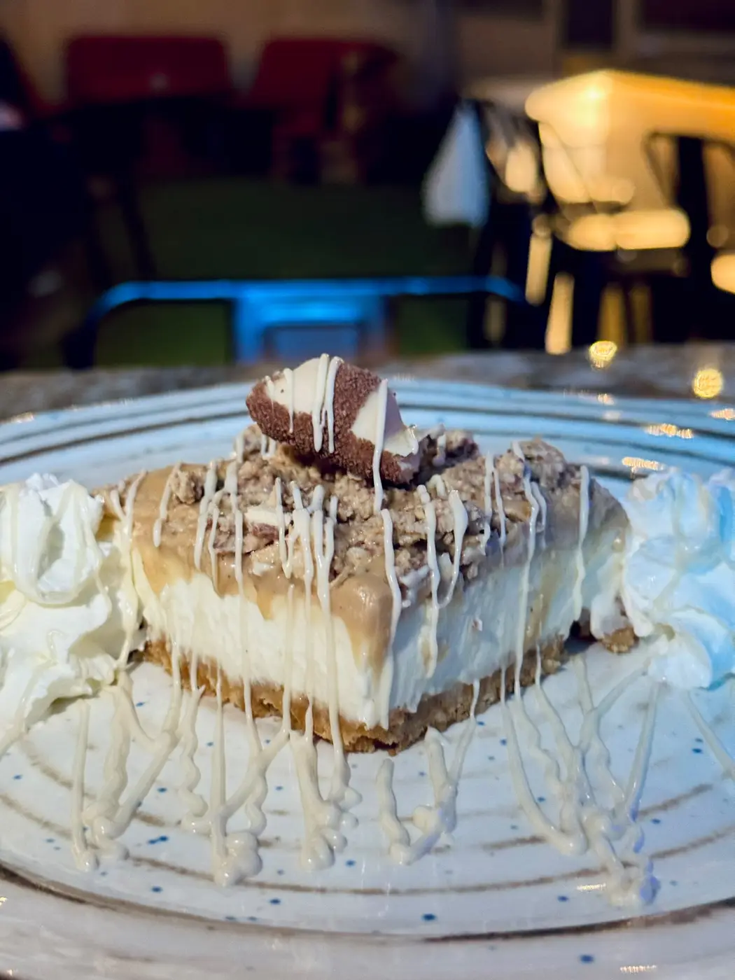 Tarta con chocolate y nata